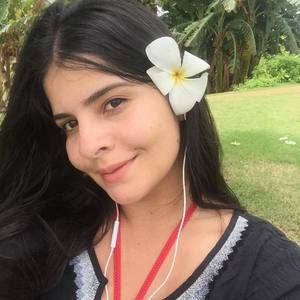 Meet your Posher, Monica fernanda